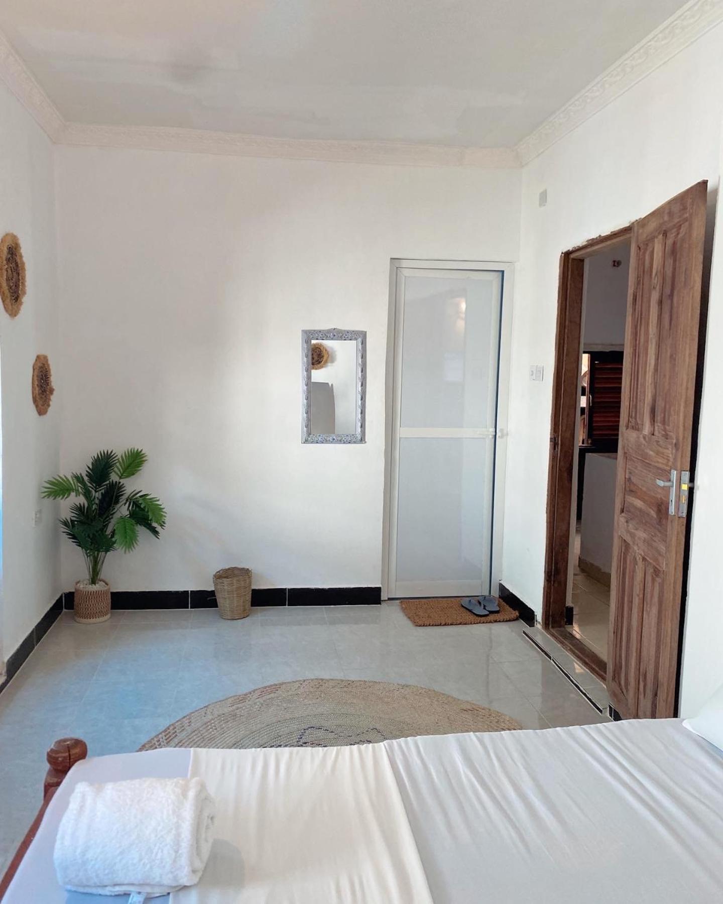 Nomad Cave- Stonetown Hotel Zanzibar ภายนอก รูปภาพ