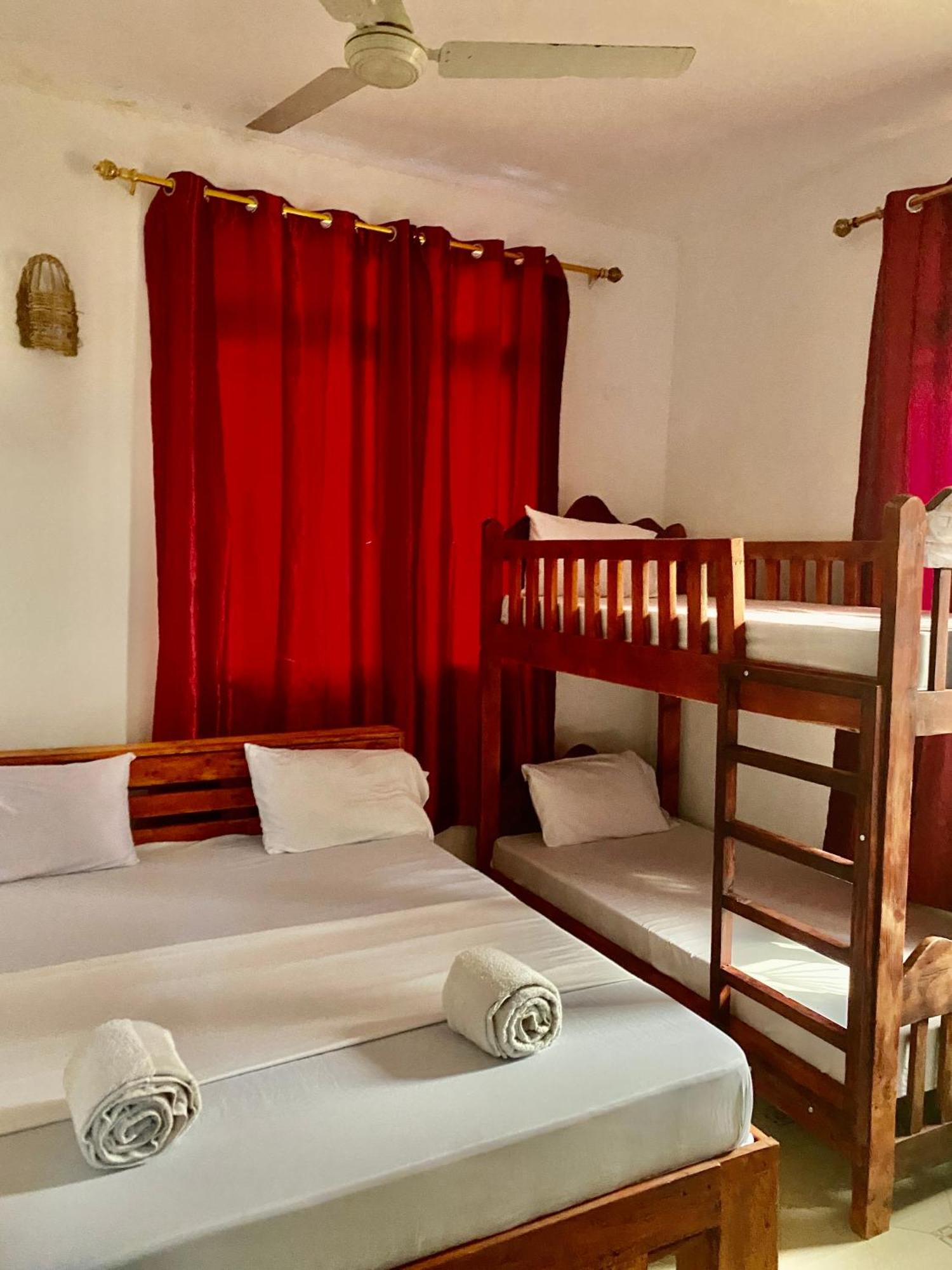 Nomad Cave- Stonetown Hotel Zanzibar ภายนอก รูปภาพ